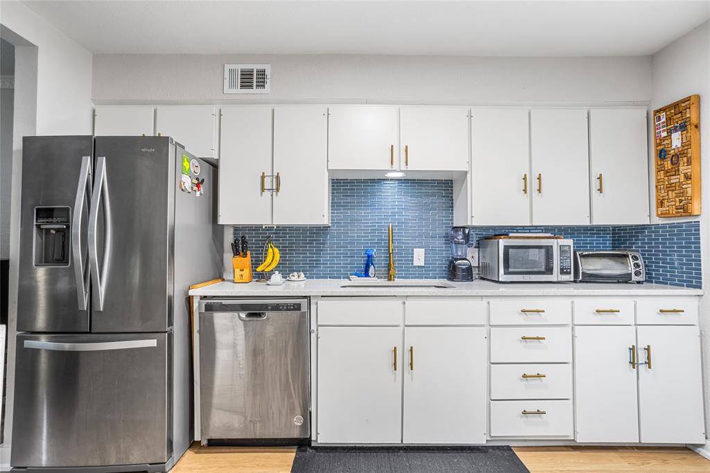 Dallas, TX 75230,7924 Royal Lane #106