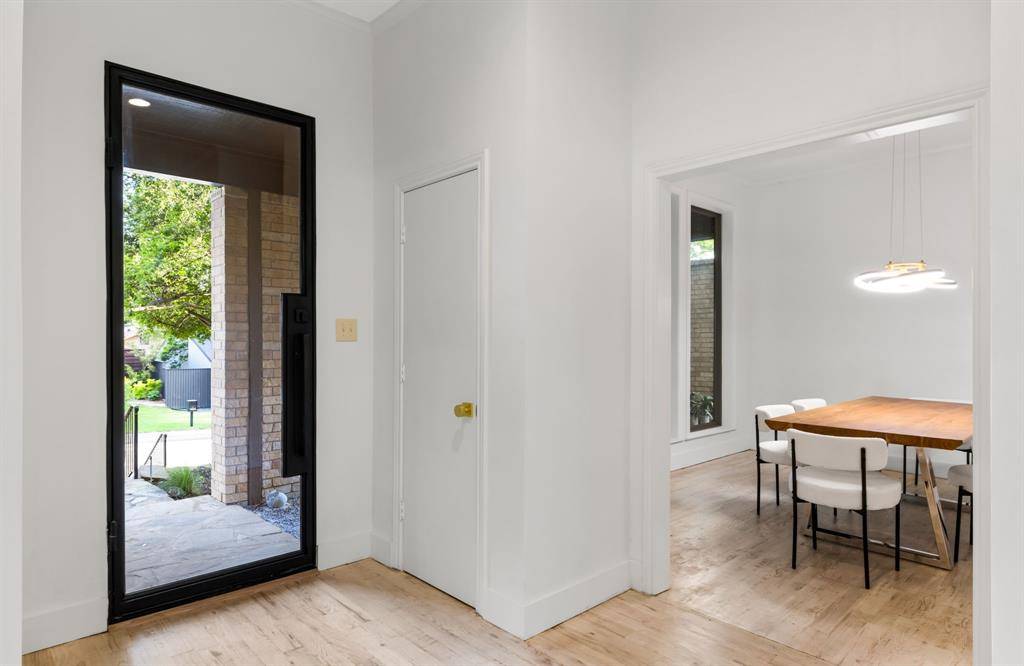 Dallas, TX 75231,9415 Hill View Drive