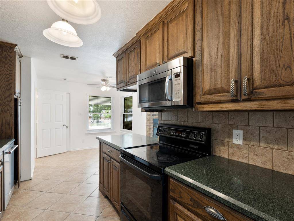 Denton, TX 76205,2110 Azalea Street