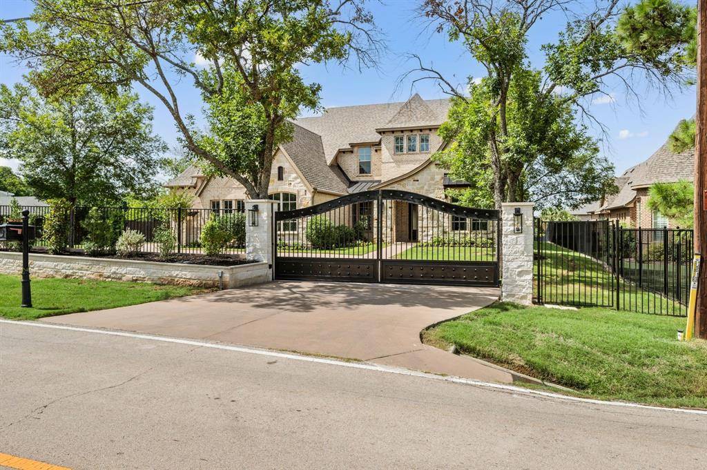 Southlake, TX 76092,320 W Highland Street