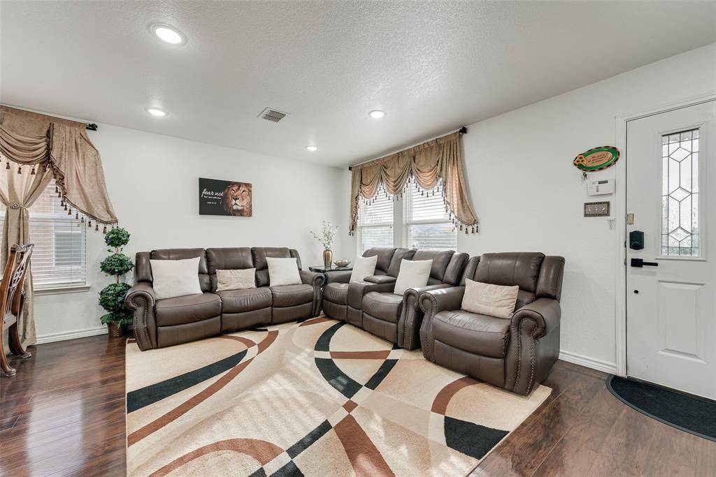 Grand Prairie, TX 75052,2012 Burnet Drive