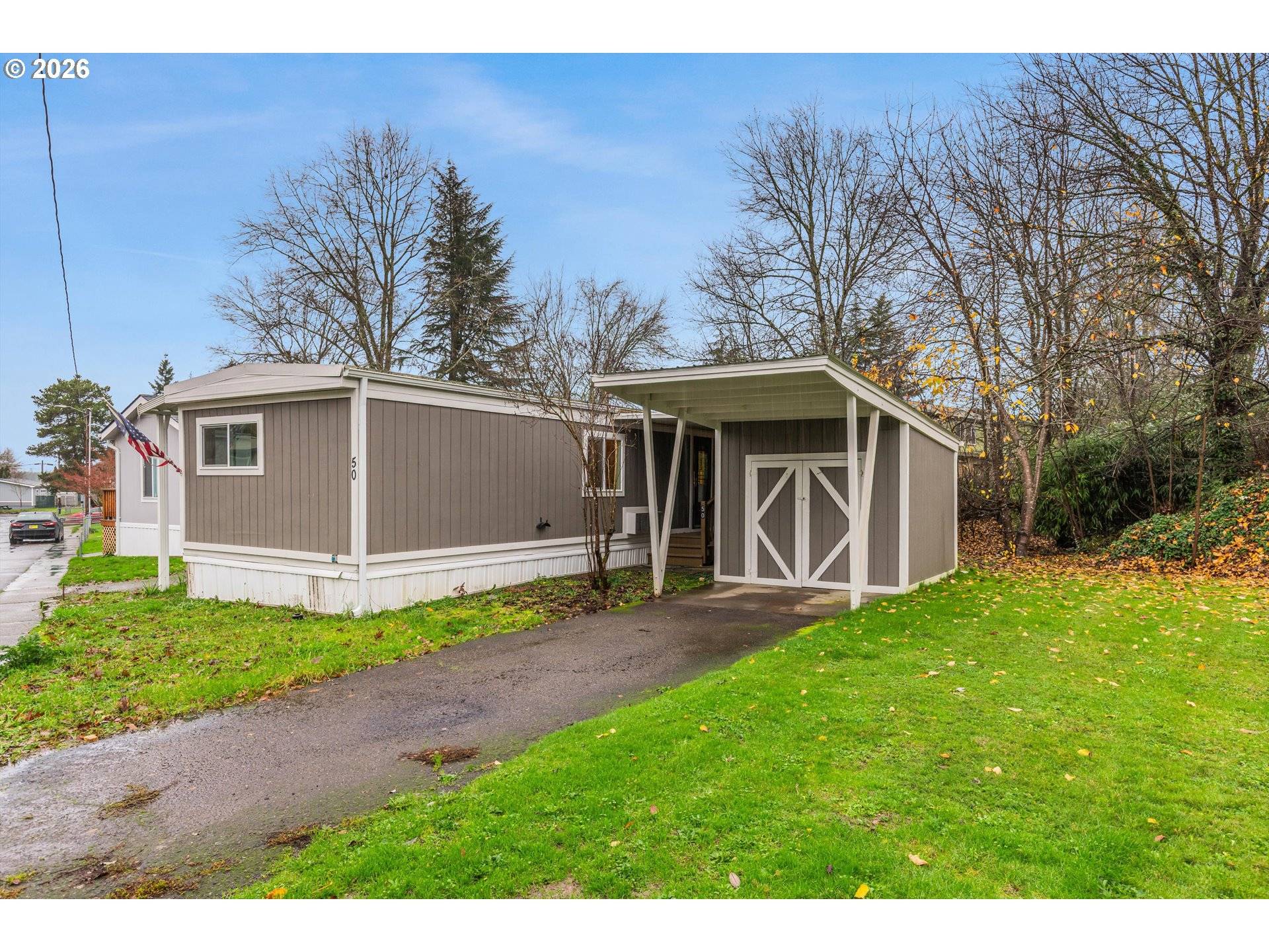 Dundee, OR 97115,906 SW ALDER ST