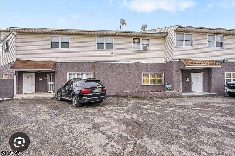 Elizabeth City, NJ 07206,604 Livingston St #c2