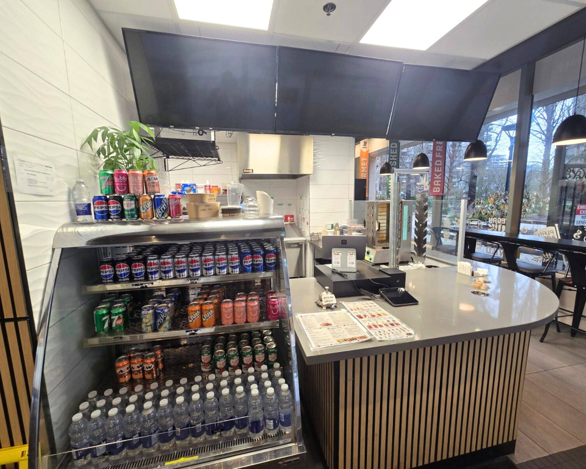 Toronto C02, ON M4V 2Y7,55 St Clair AVE