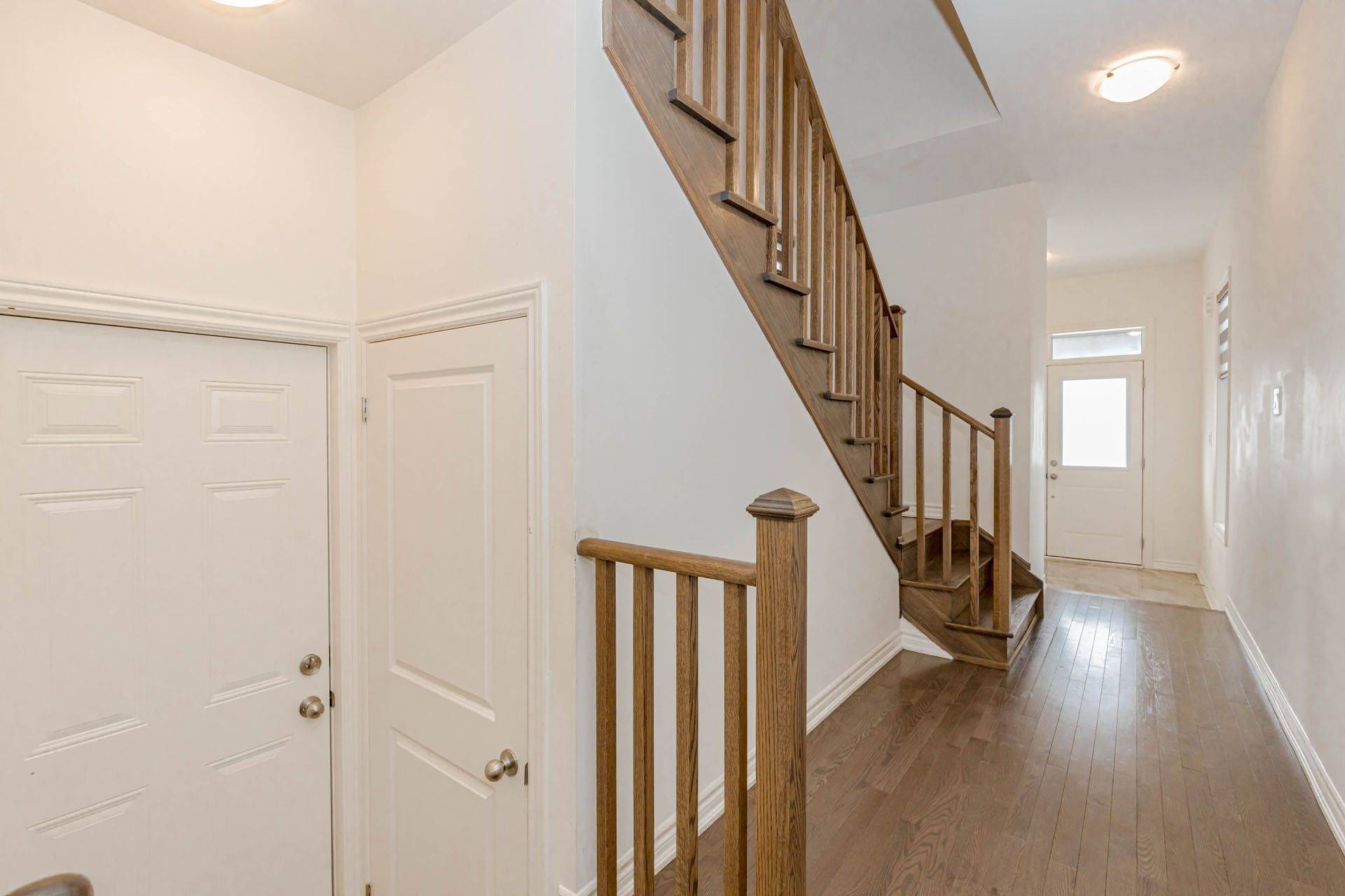 Oshawa, ON L1L 0T9,1271 Plymouth DR