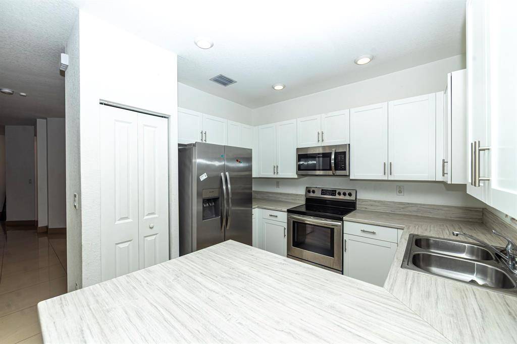 Miami, FL 33179,20920 NE 8th Ave