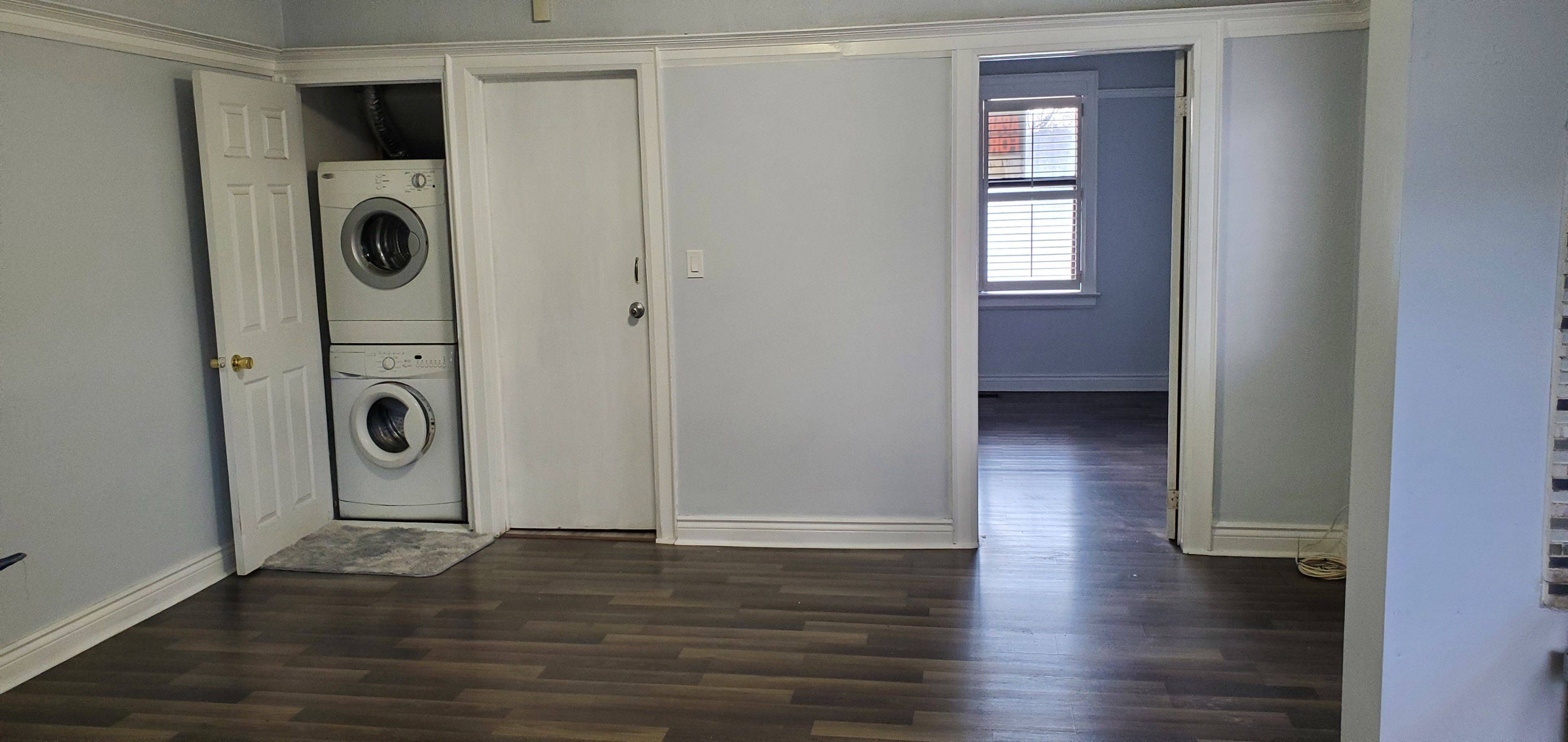 Toronto W04, ON M9N 1Z8,2383 Weston RD