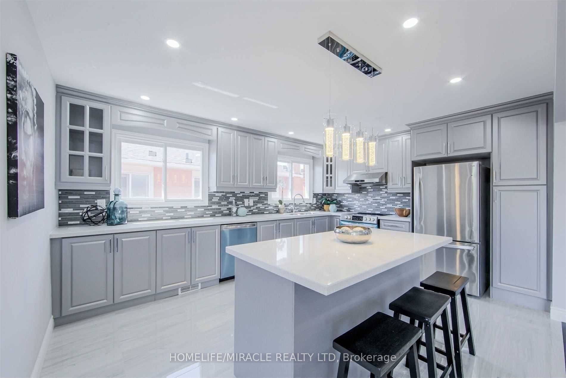 Mississauga, ON L4T 4A5,4000 Key CT