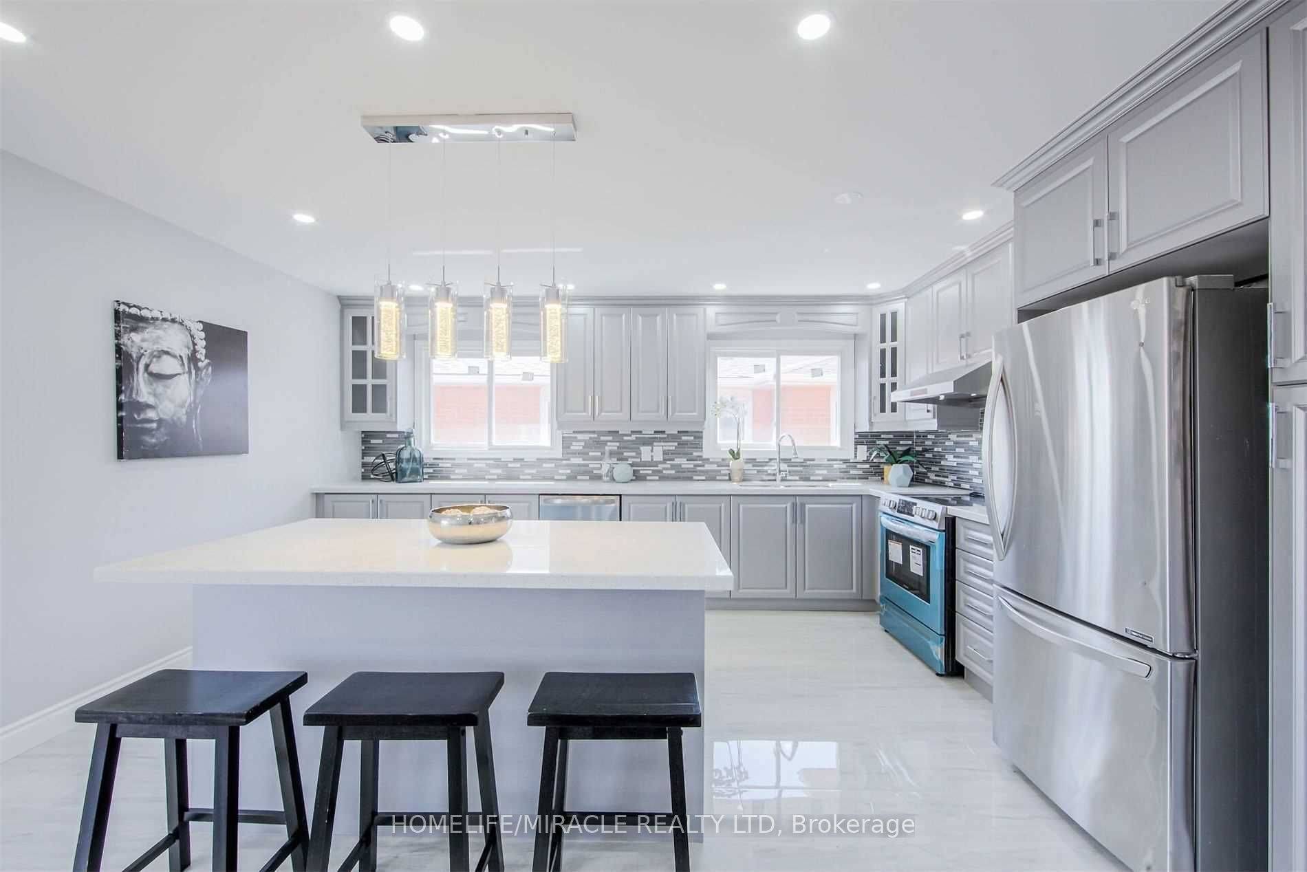 Mississauga, ON L4T 4A5,4000 Key CT