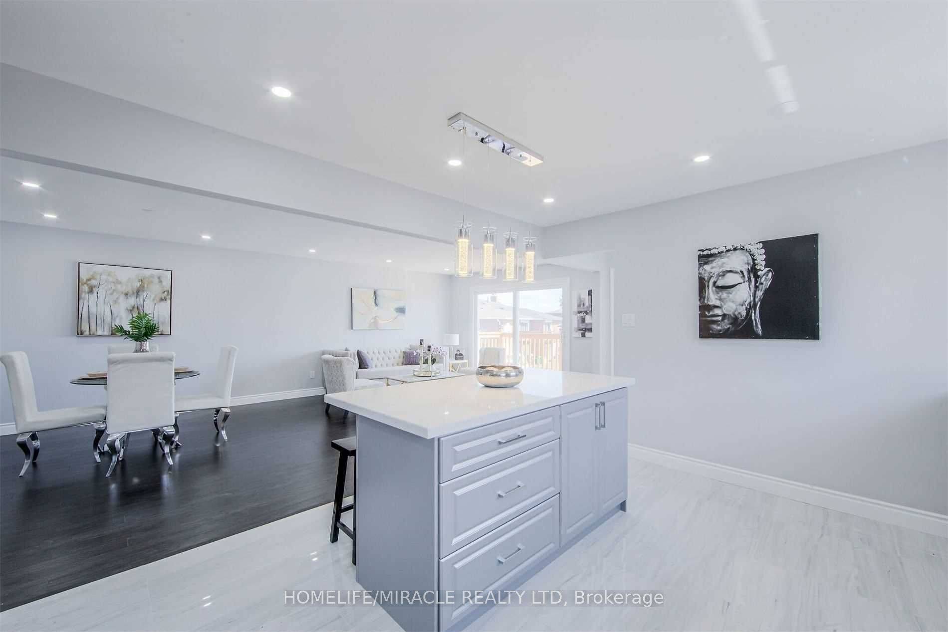 Mississauga, ON L4T 4A5,4000 Key CT