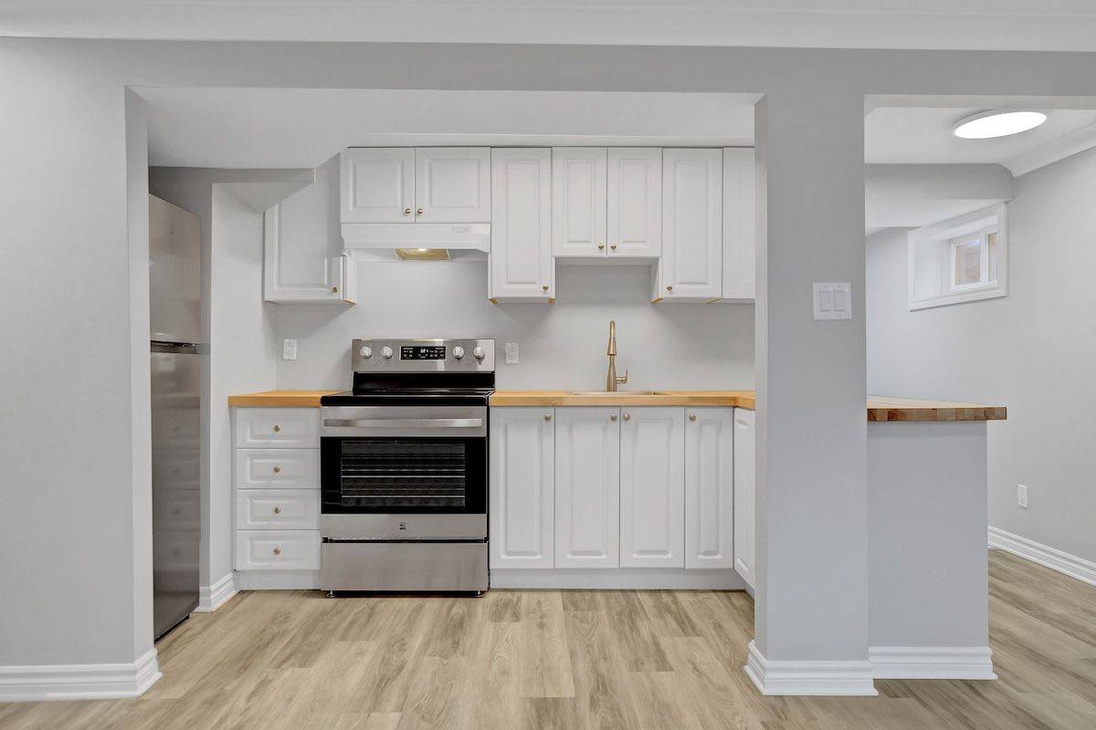 Overbrook - Castleheights And Area, ON K1K 2P6,775 Trojan AVE #3