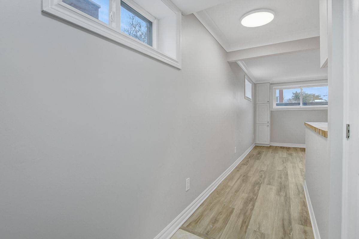 Overbrook - Castleheights And Area, ON K1K 2P6,775 Trojan AVE #3