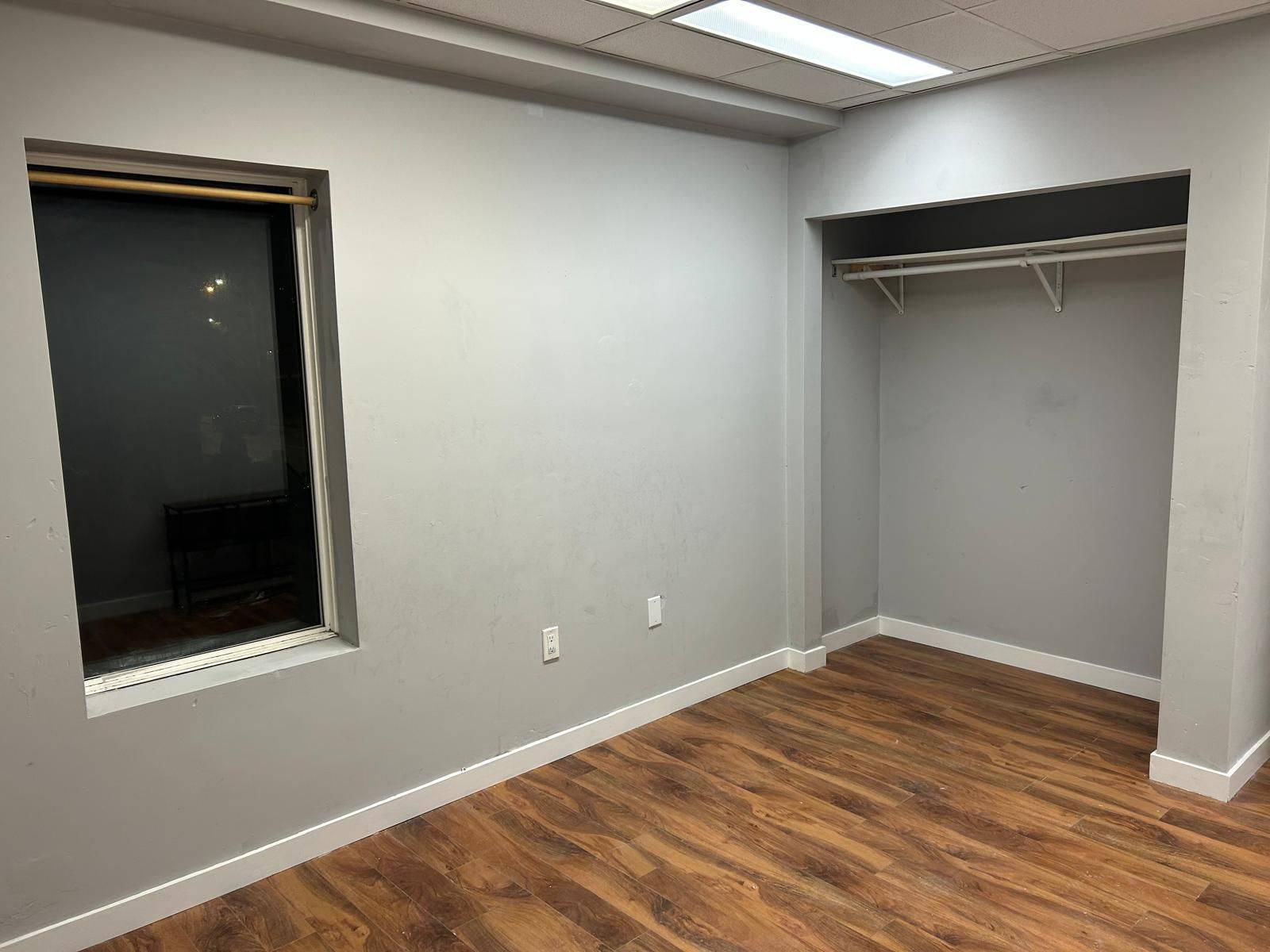 Hamilton, ON L8L 2Z7,594 Barton ST E #4