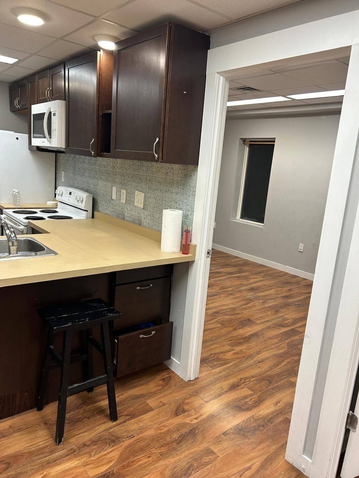 Hamilton, ON L8L 2Z7,Address not disclosed