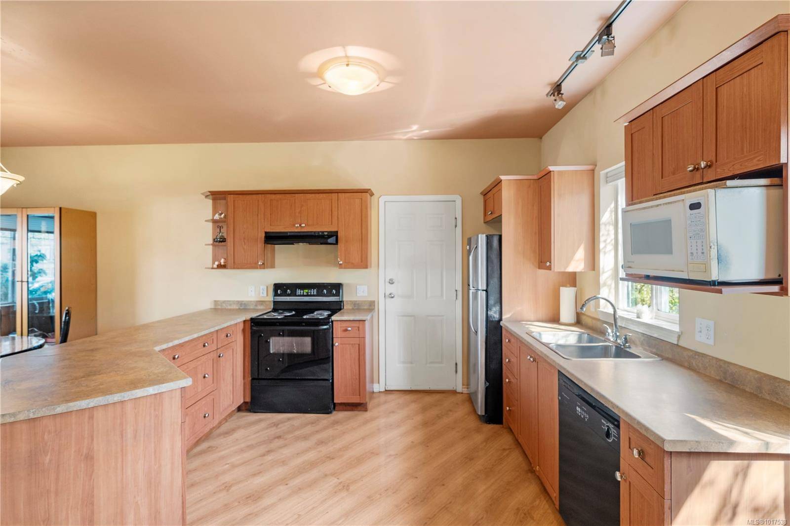 Victoria, BC V8T 4N4,2901 Harriet Rd