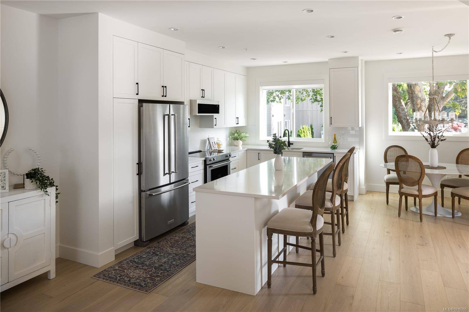 Sidney, BC V8L 2X8,10145 Fifth St #4