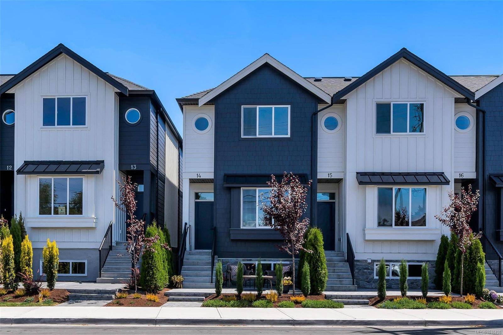 Sidney, BC V8L 2X8,10145 Fifth St #9