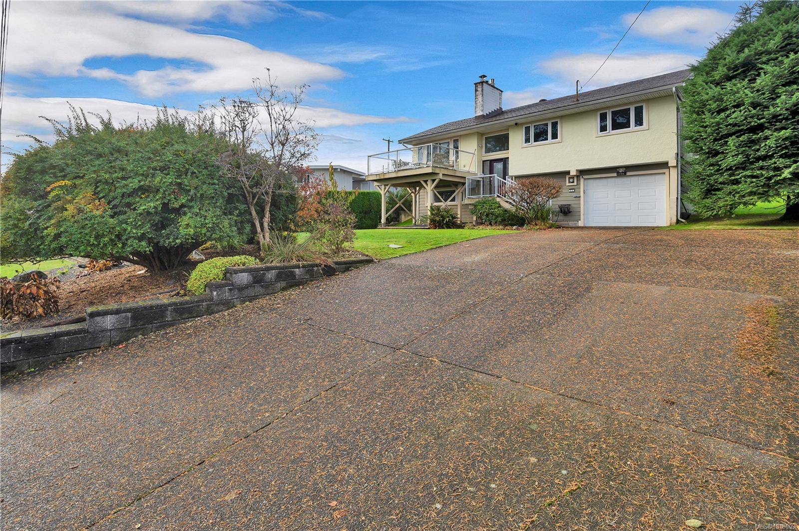 Campbell River, BC V9W 8A7,774 Ash St