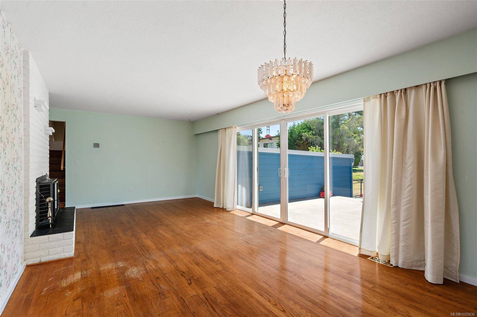 Saanich, BC V8N 2E2,1563 Kenmore Rd