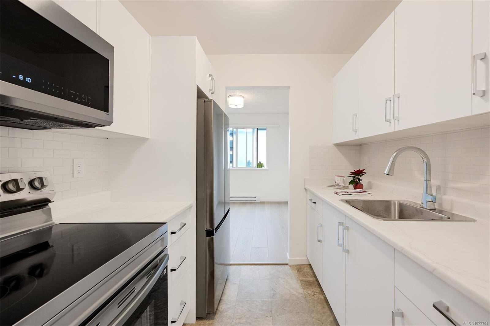 Victoria, BC V8T 3Y9,2610 Graham St #206