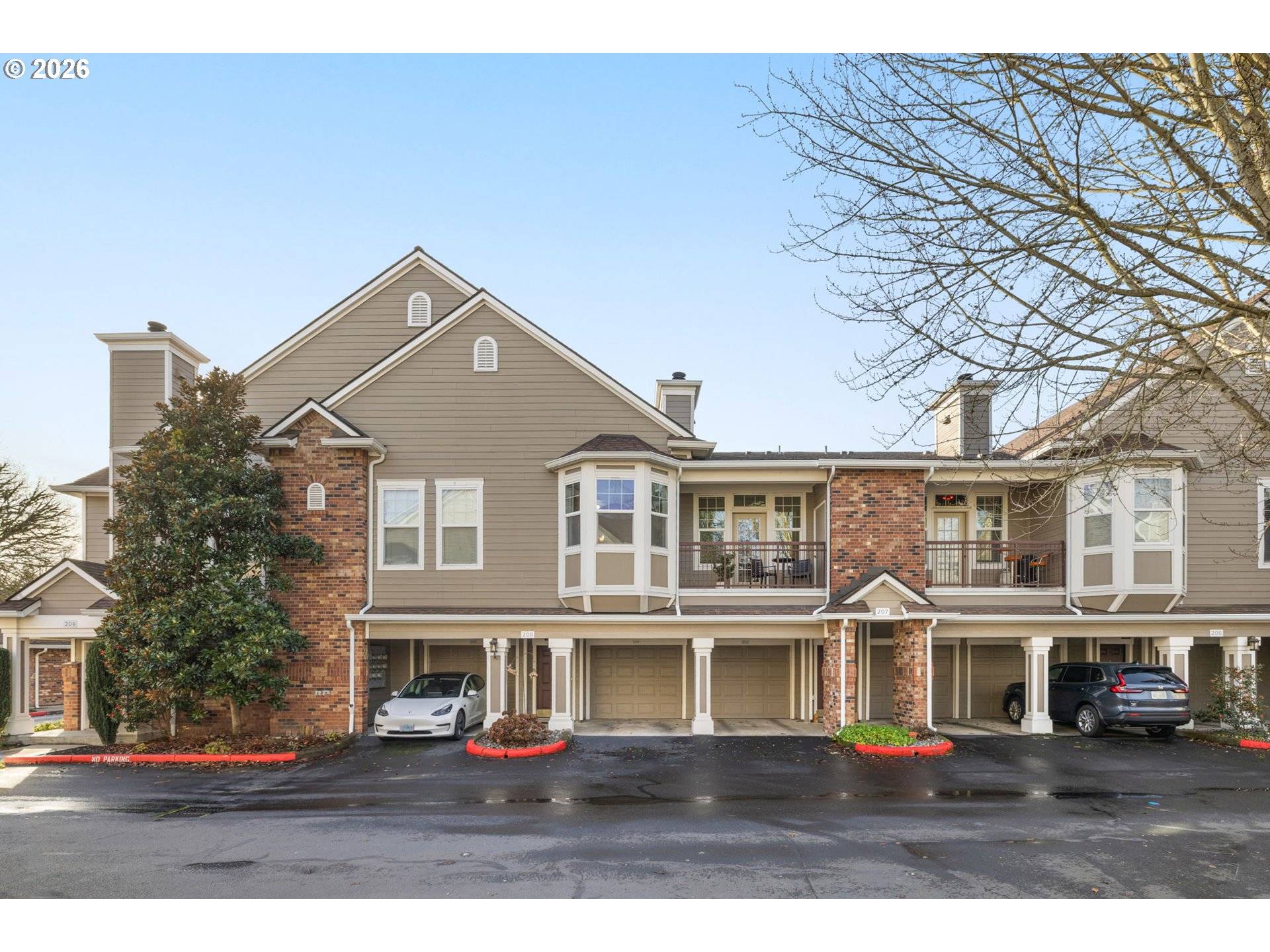 Hillsboro, OR 97124,1231 NE HORIZON LOOP #208