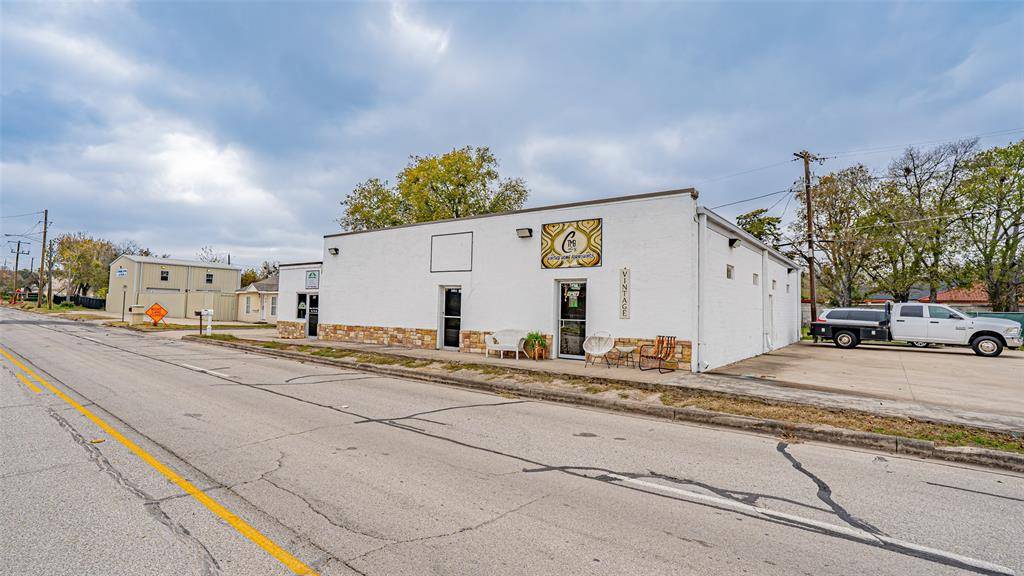 White Settlement, TX 76108,347 N Cherry Lane