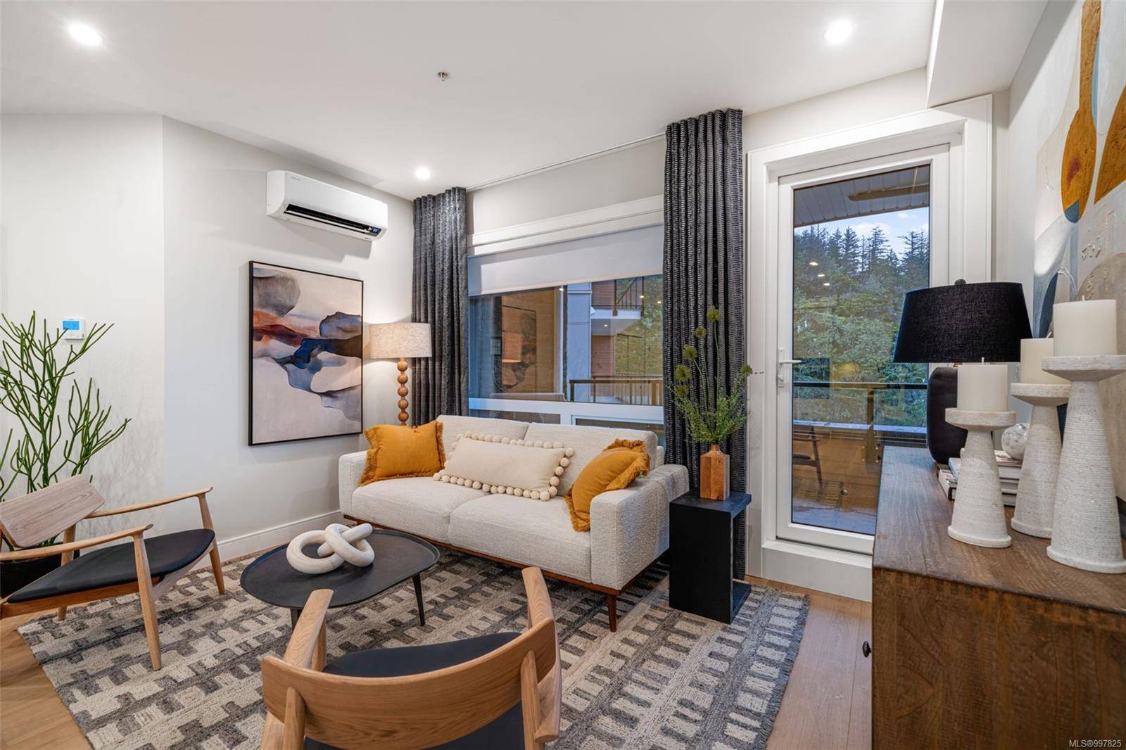 Langford, BC V9B 7E2,1810 Selenite Pl #605