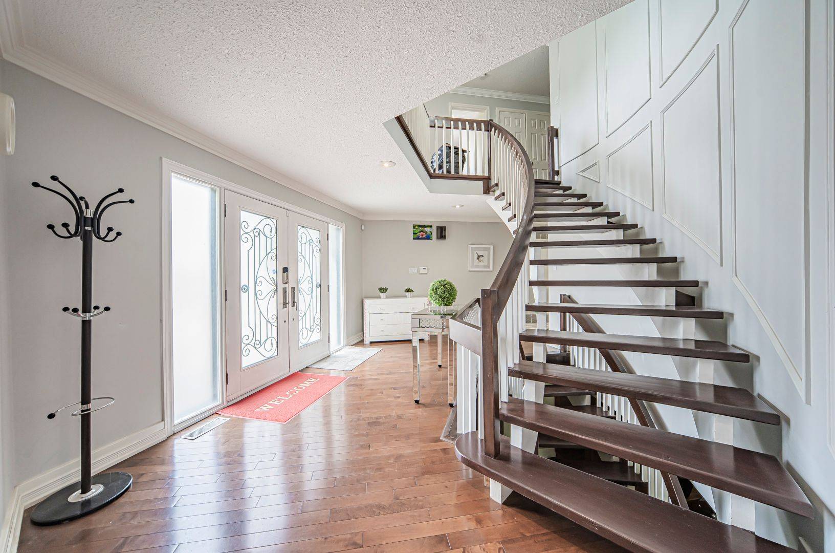 Toronto C15, ON M2H 3L1,5 Saddletree DR