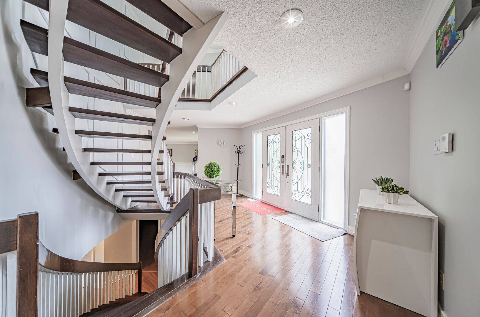 Toronto C15, ON M2H 3L1,5 Saddletree DR