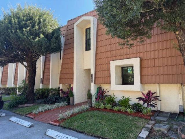 Plantation, FL 33325,11580 NW 1st St #11580