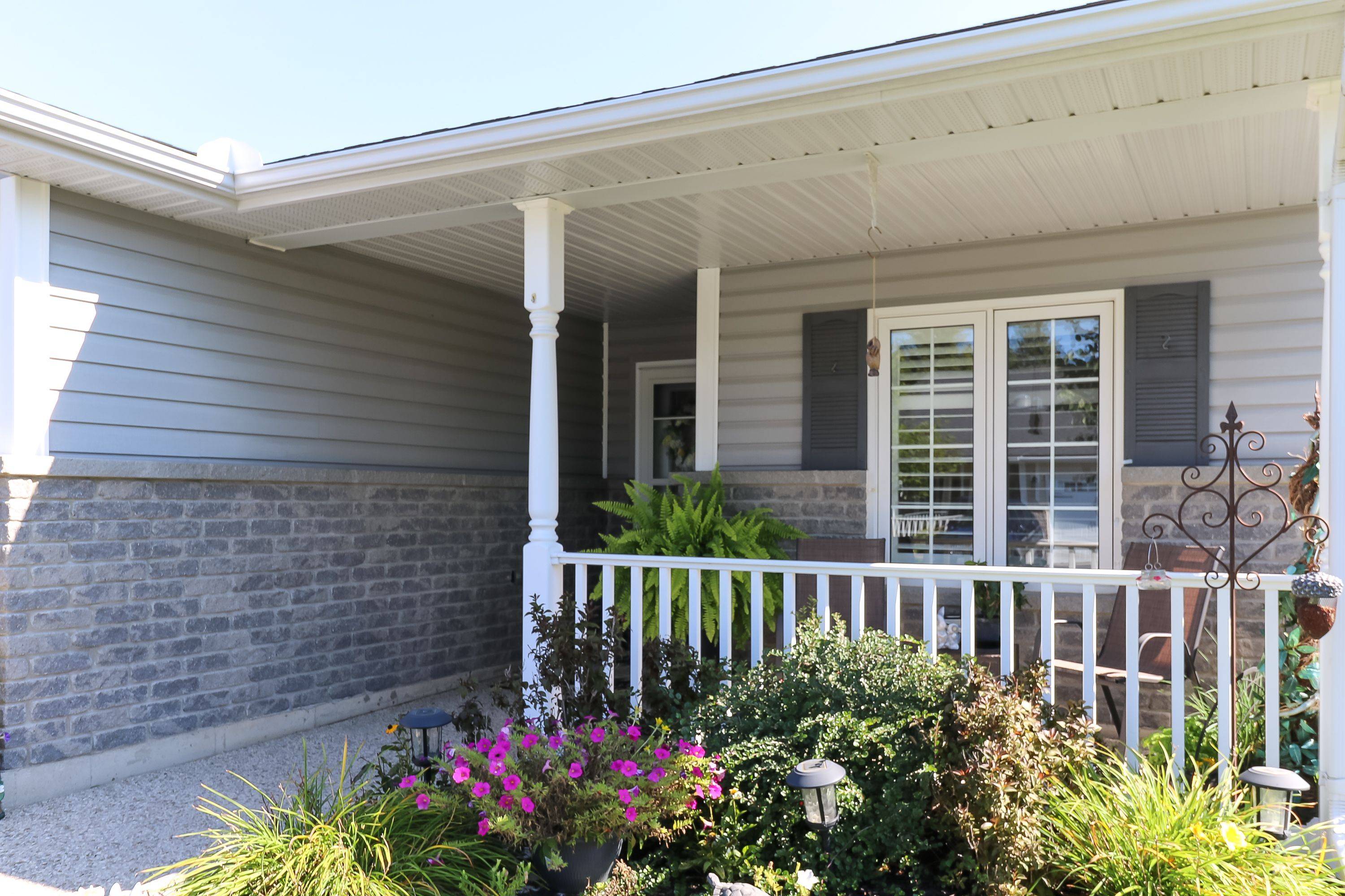 Wasaga Beach, ON L9Z 3A8,31 New York AVE