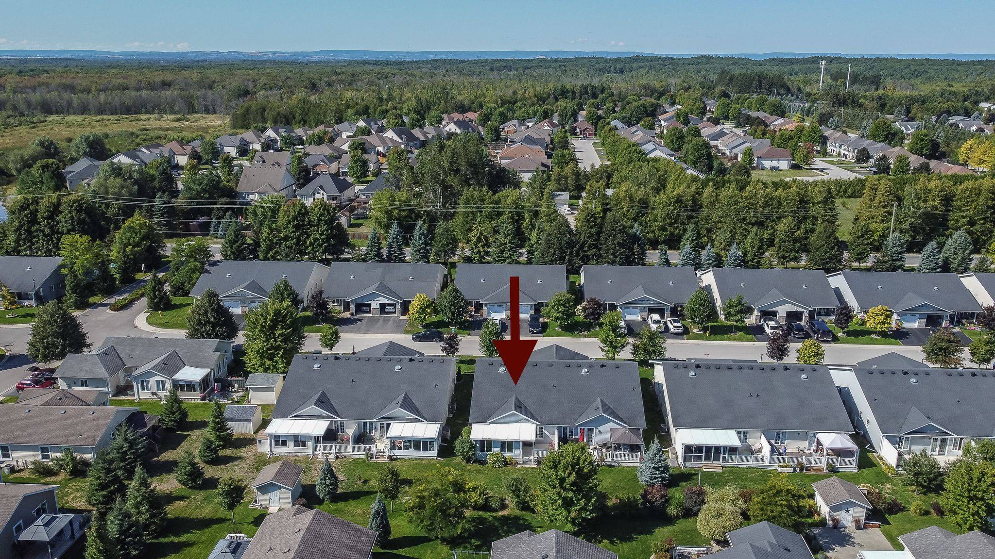 Wasaga Beach, ON L9Z 3A8,31 New York AVE