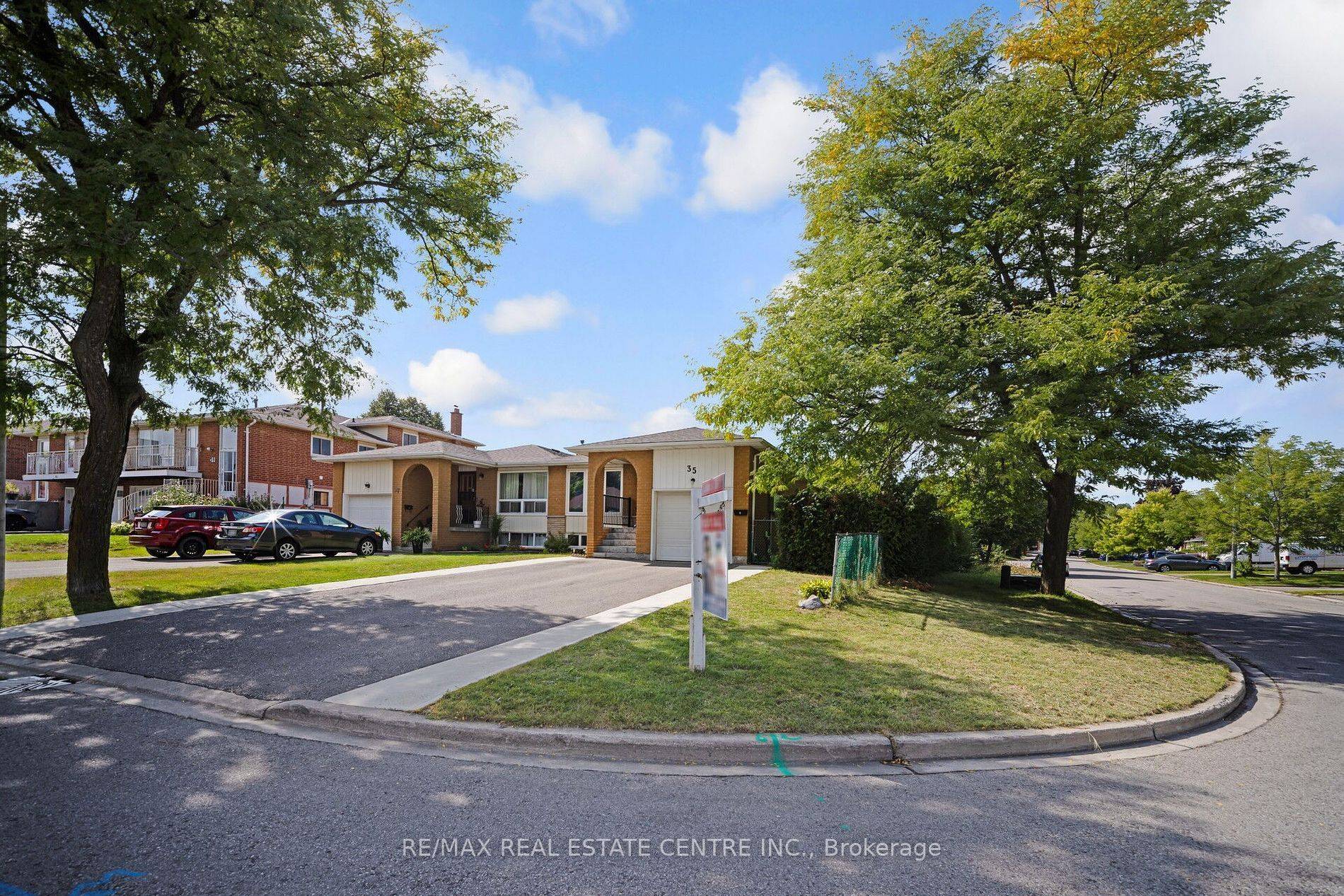 Brampton, ON L6S 3C4,35 Madison ST