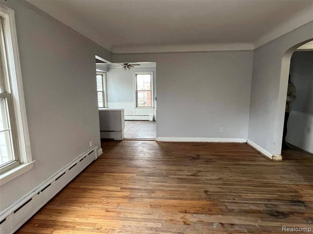 Fraser, MI 48026,16572 Rosemary