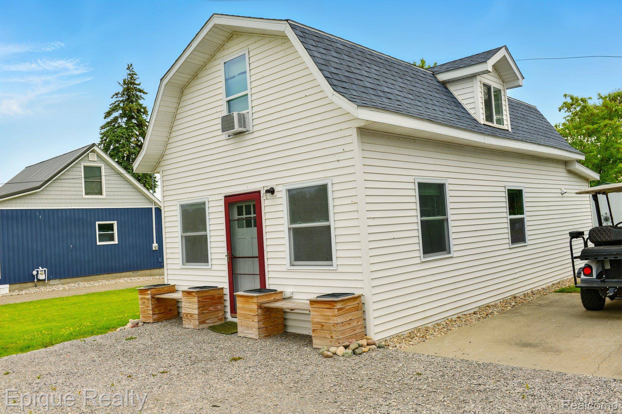 Houghton Lake Heights, MI 48630,109 Norris ST