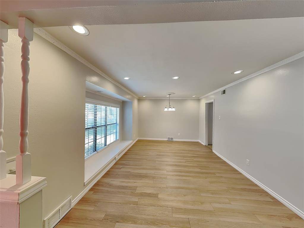 Dallas, TX 75232,5928 Fox Hill Lane