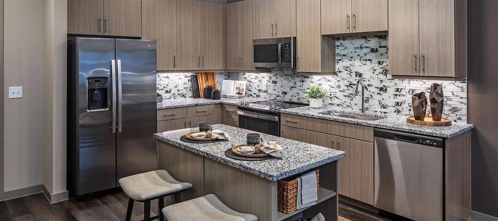 Irving, TX 75039,880 Lake Carolyn Parkway #513