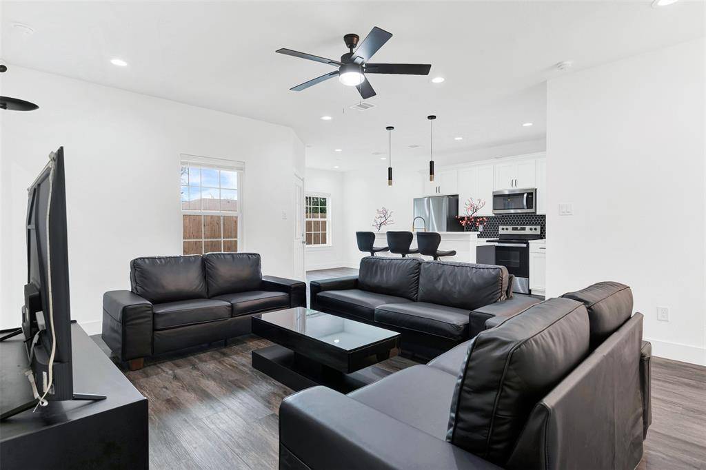 Dallas, TX 75210,4811 Huey Street