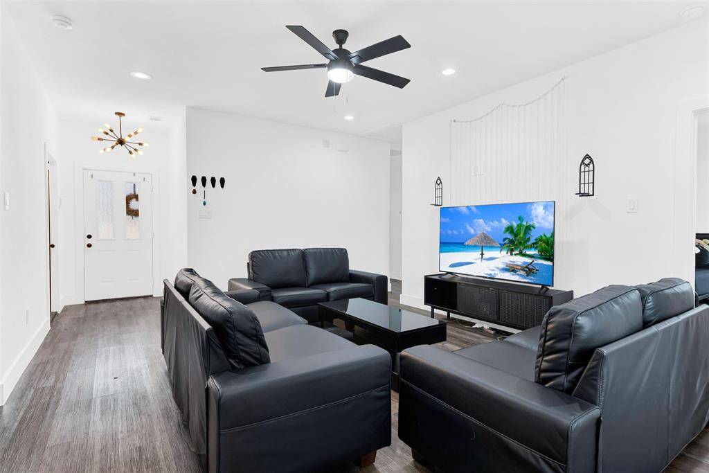 Dallas, TX 75210,4811 Huey Street