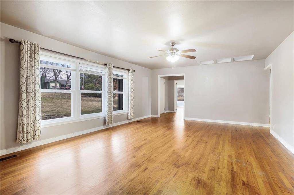 Denison, TX 75020,1528 W Day Street