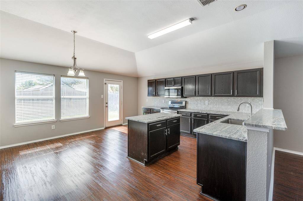 Waxahachie, TX 75165,220 Stampede Street