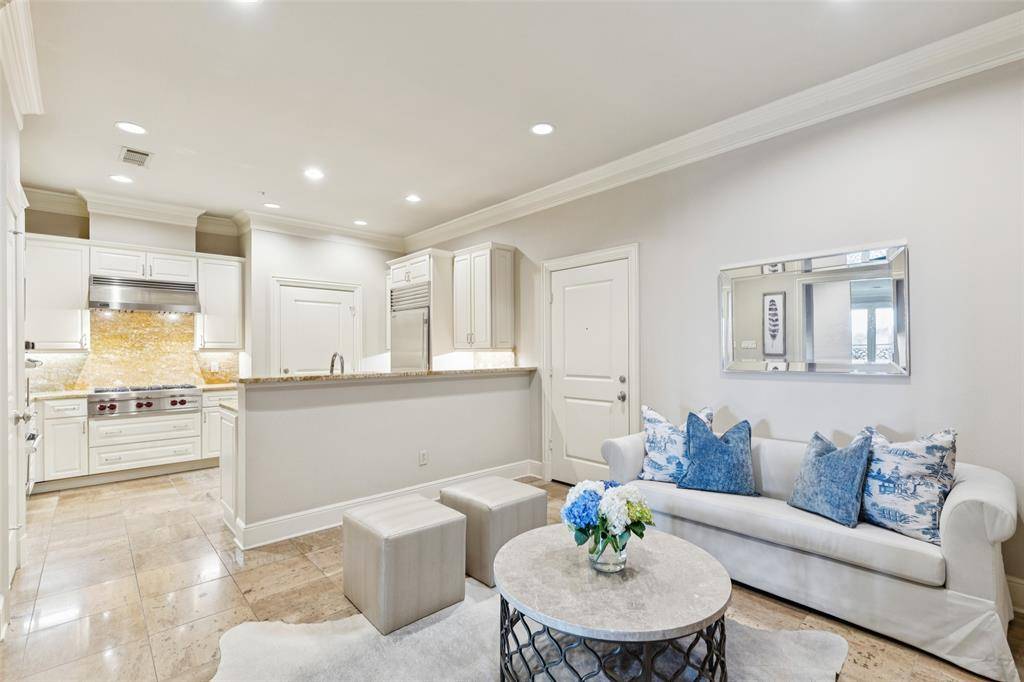 Dallas, TX 75219,4240 Prescott Avenue #5B