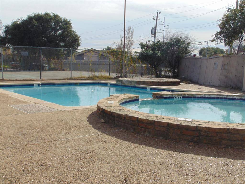 Dallas, TX 75243,9803 Walnut Street #305