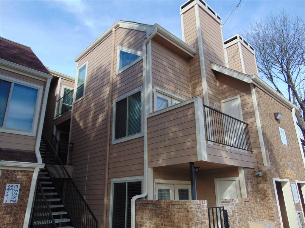 Dallas, TX 75243,9803 Walnut Street #305