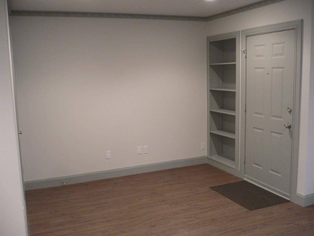 Dallas, TX 75220,9820 Park Lane Place