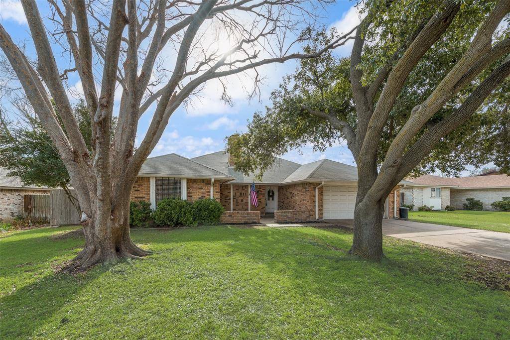 Benbrook, TX 76126,449 Meadowhill Drive