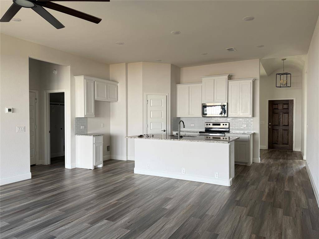 Venus, TX 76033,502 W 2nd Street