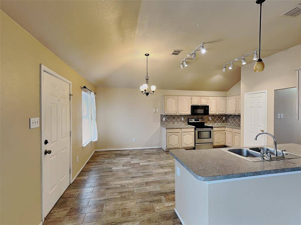 Saginaw, TX 76131,916 Silver Streak Drive