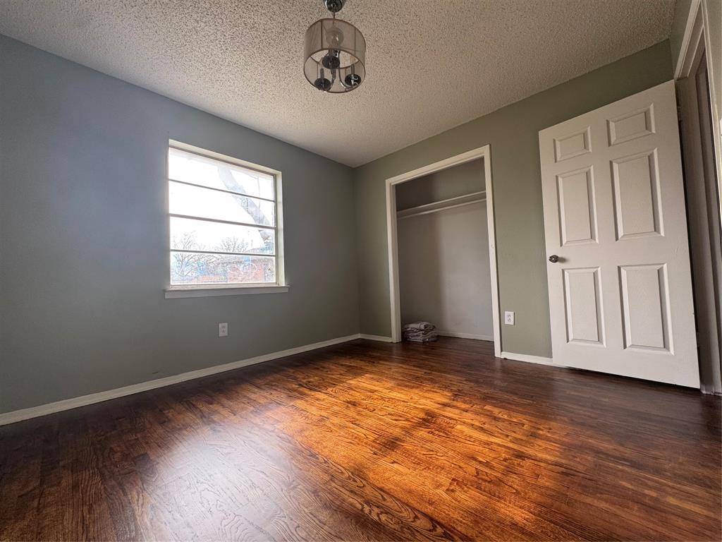 Dallas, TX 75217,811 Manhattan Drive