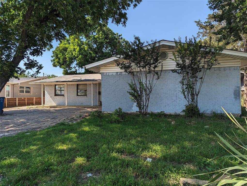 Dallas, TX 75229,3011 Royal Lane